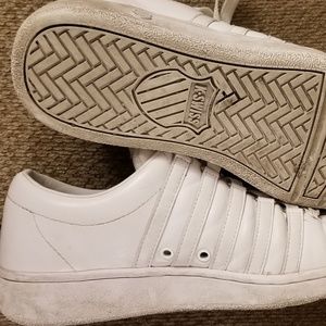 White K-Swiss tennis shoes